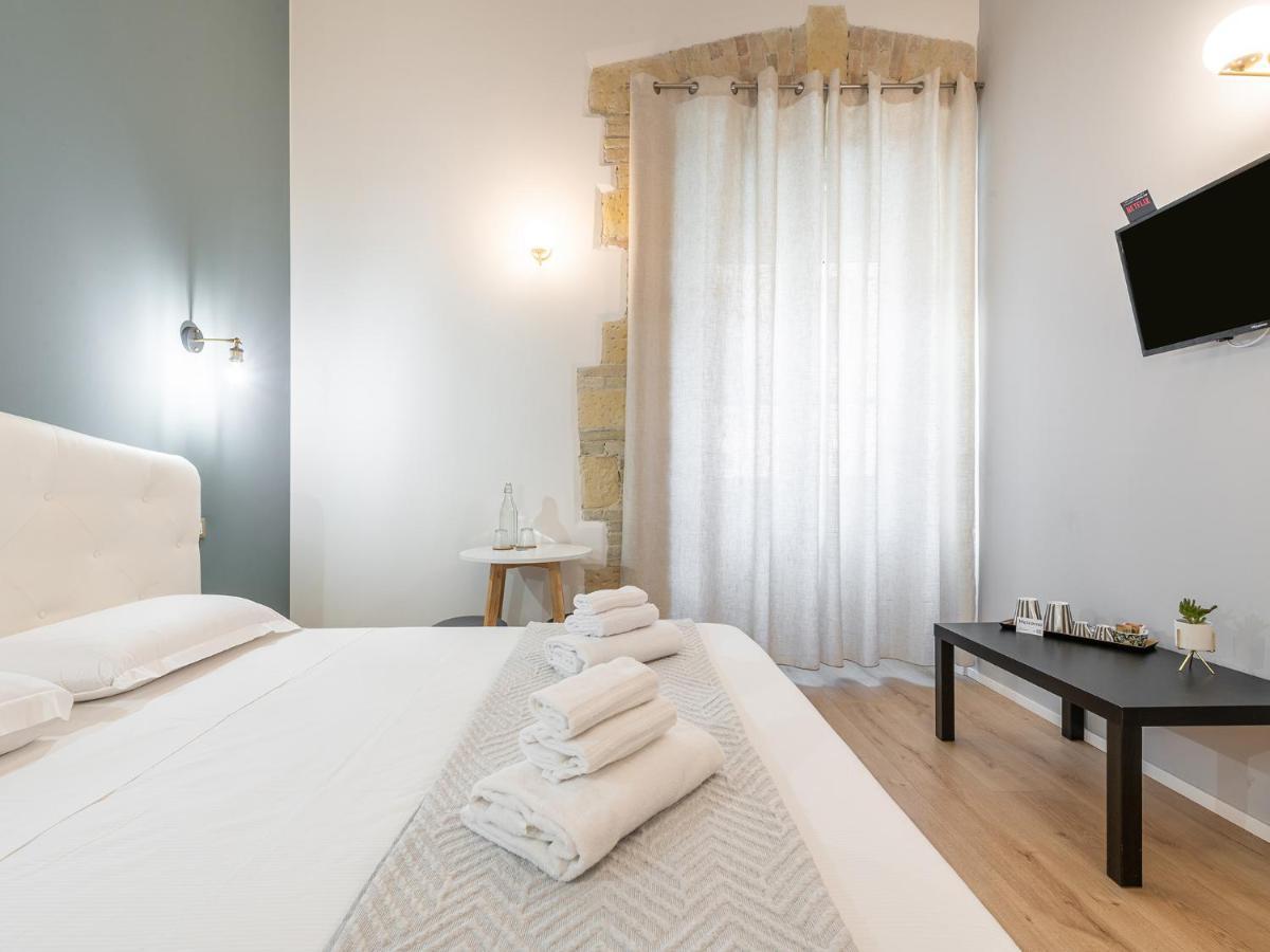 Orma Design Rooms - Historic Centre Cagliari Luaran gambar