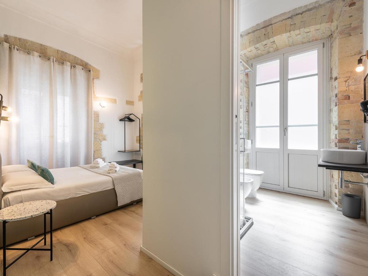Orma Design Rooms - Historic Centre Cagliari Luaran gambar
