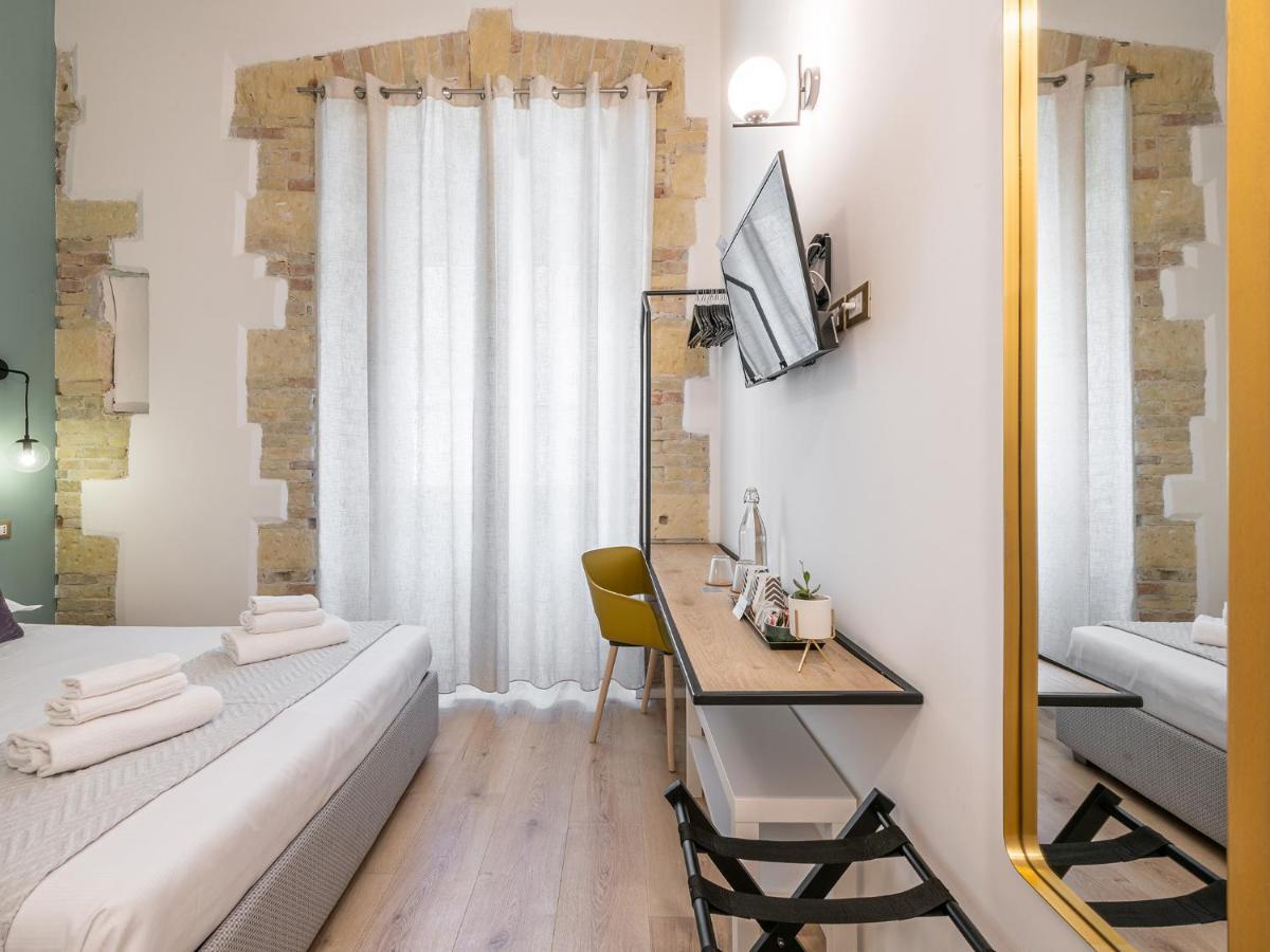 Orma Design Rooms - Historic Centre Cagliari Luaran gambar